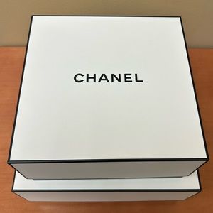 1 Chanel Gift Box 9x9